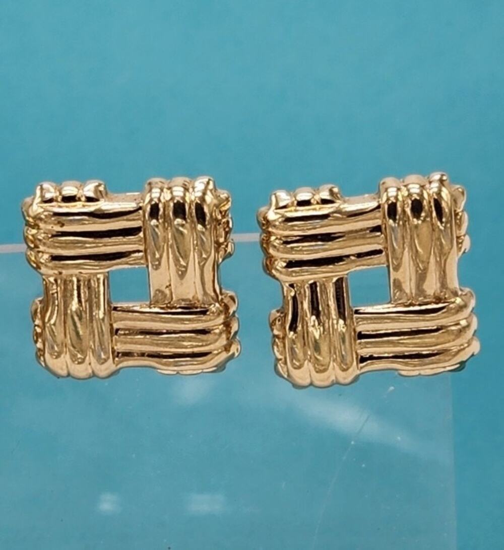 BOGO FREE Vtg Avon 1986 Square BASKET WEAVE EARRINGS